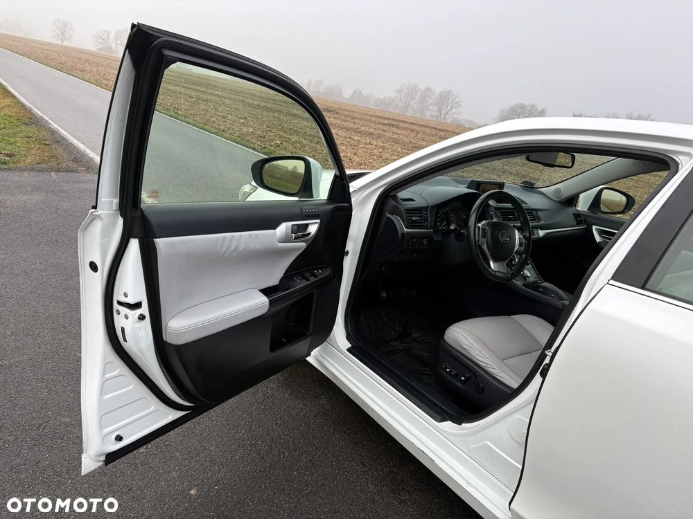 Lexus CT 200h Prestige - 13
