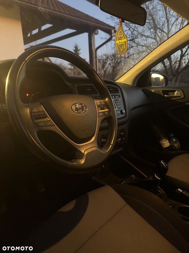 Hyundai i20 blue 1.2 Style - 10