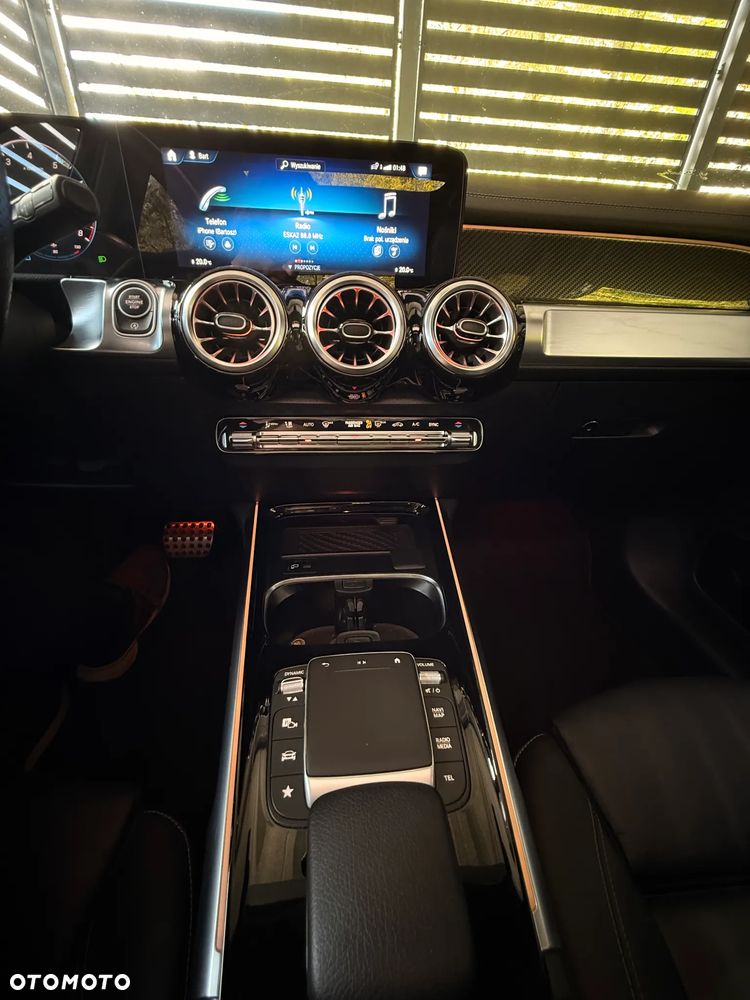 Mercedes-Benz GLB - 30