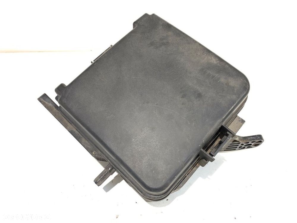 SKRZYNKA BEZPIECZNIKÓW  KIA CEE'D liftback (ED) 2006 - 2012 1.4 77 kW [105 KM] benzyna 2006 - 2012 - 1