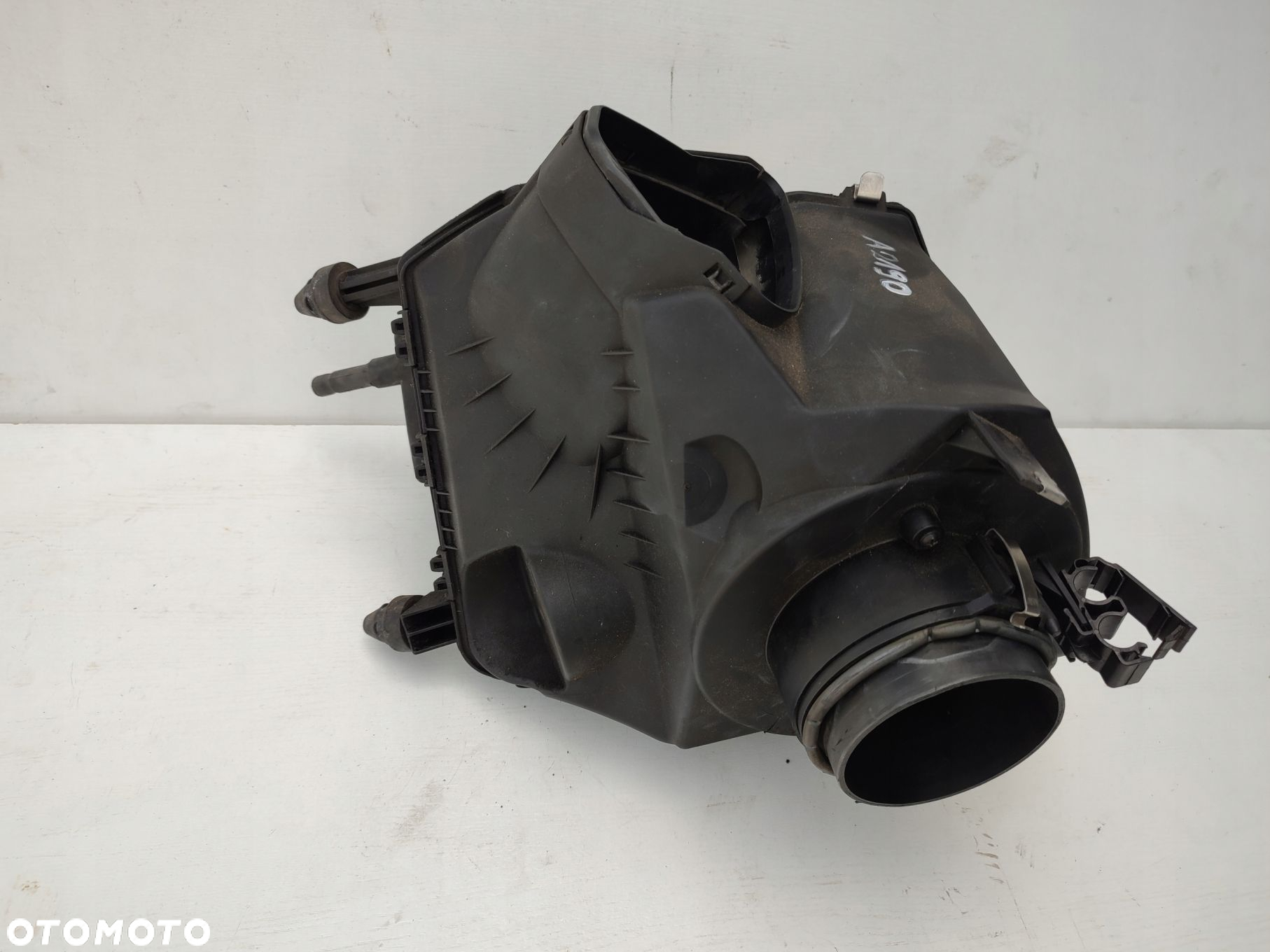 Obudowa filtra powietrza AUDI A6 C6 3.2FSI 4F0133835F - 3