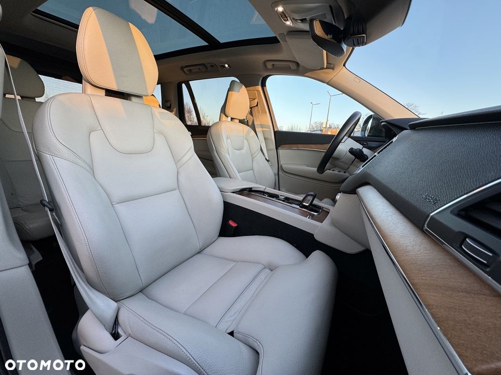 Volvo XC 90 D5 AWD Momentum 7os - 14