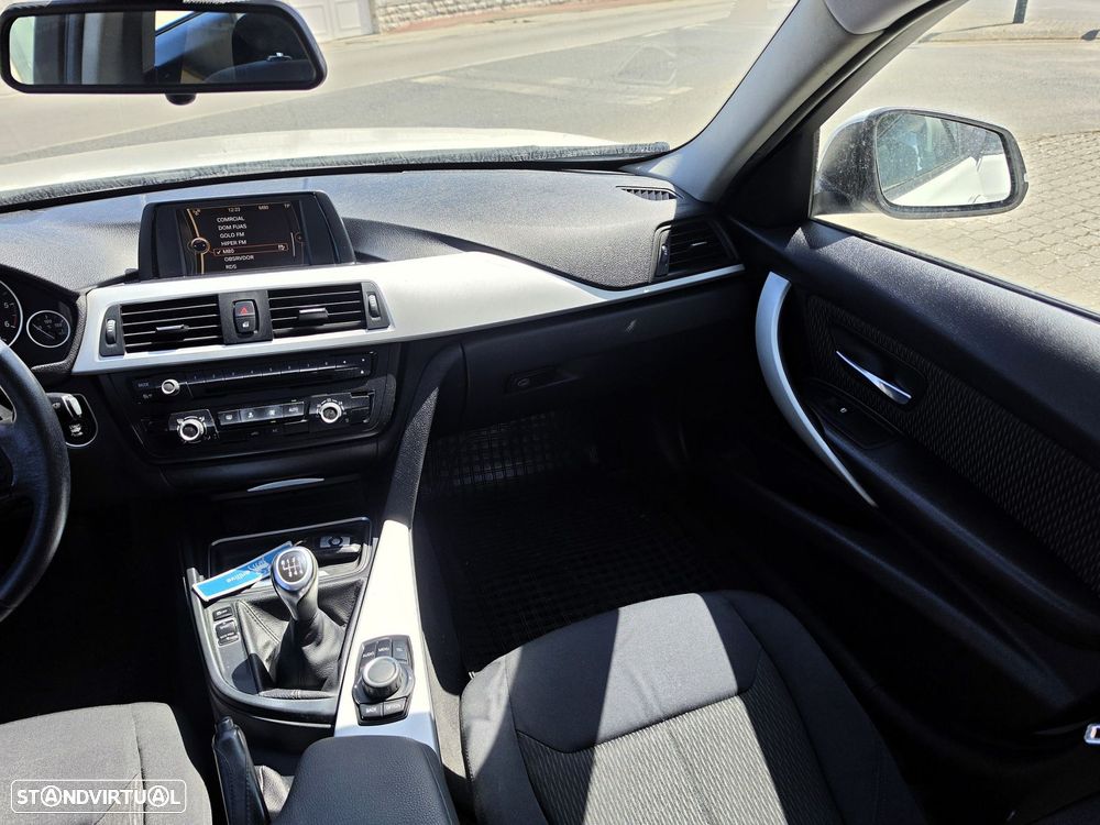 BMW 318 d Line Modern - 15