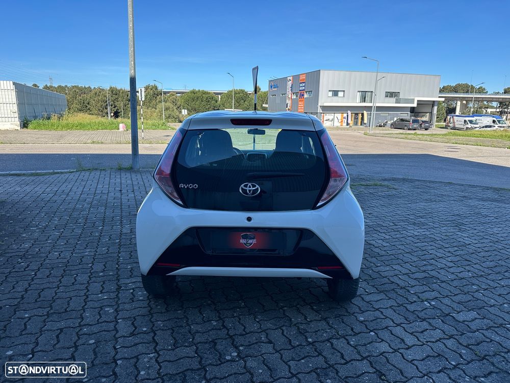 Toyota Aygo x-shift x-play - 5