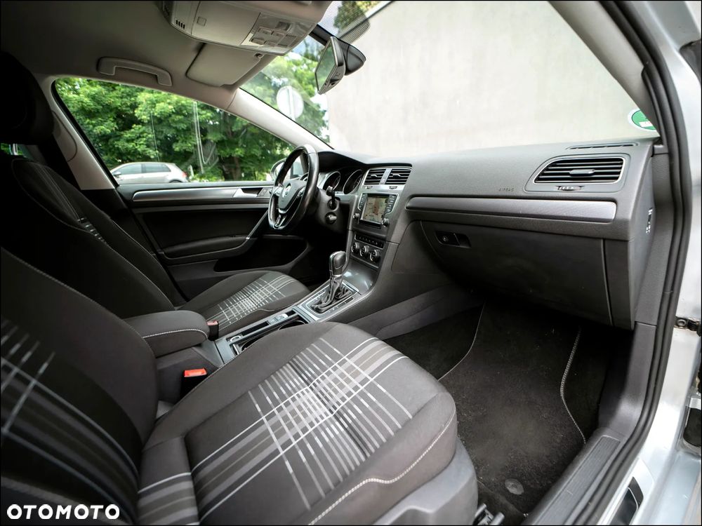 Volkswagen Golf - 38