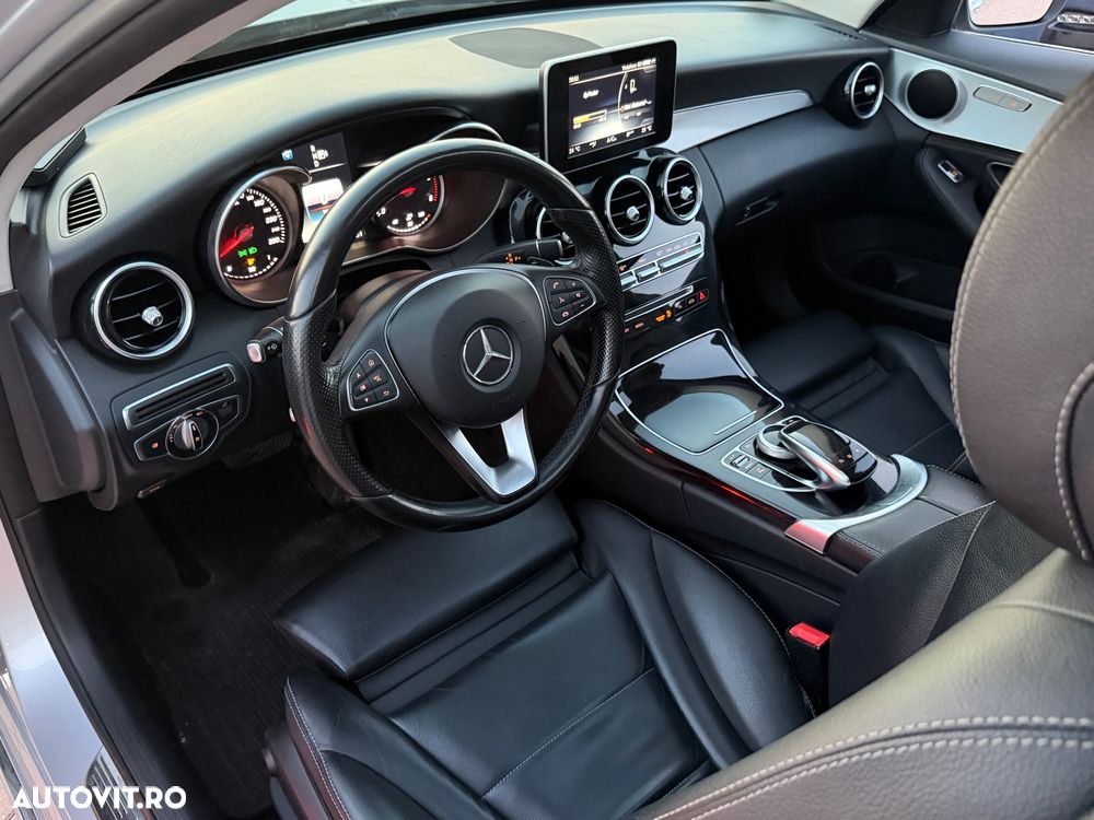 Mercedes-Benz C - 23