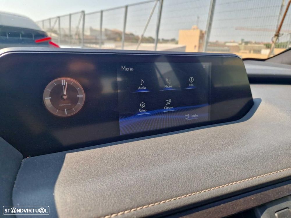 Lexus UX 250h Business - 6