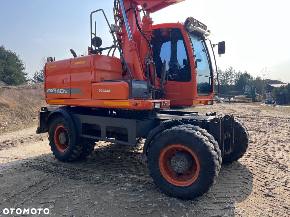 Doosan DX140W - 9