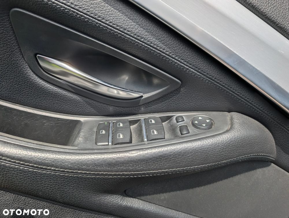 BMW Seria 5 530d Luxury Line - 10