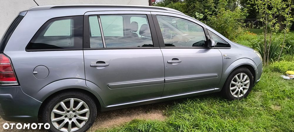 Opel Zafira 1.8 Cosmo - 28