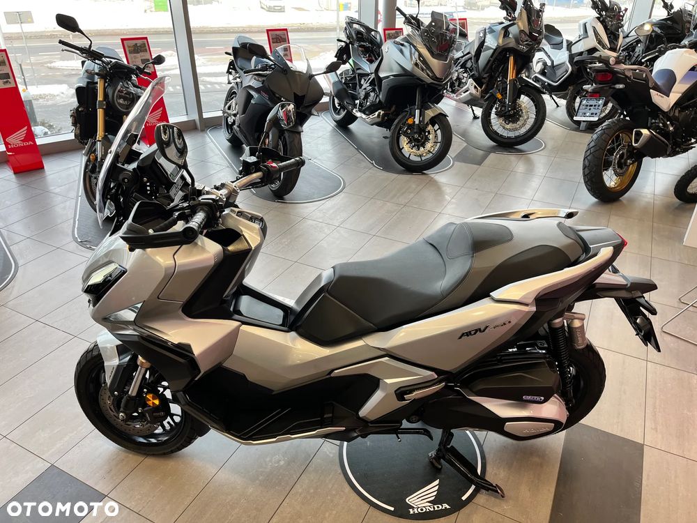 Honda ADV350 - 8