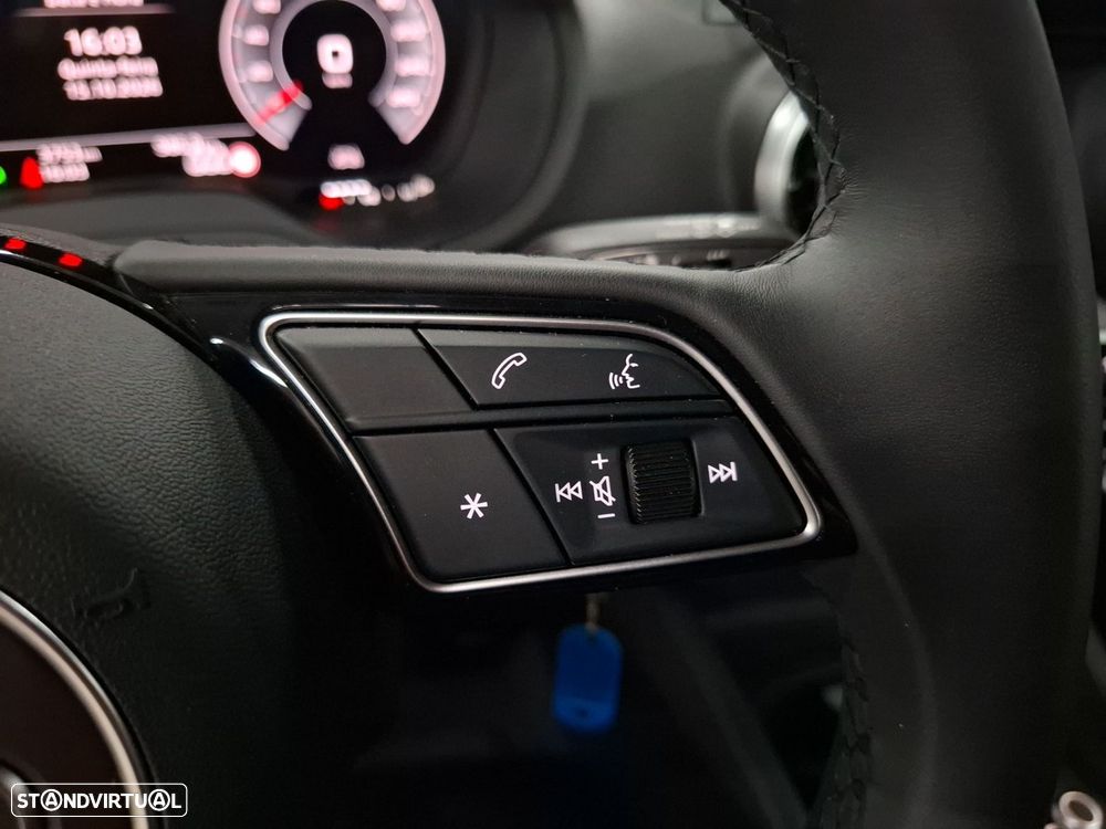 Audi Q2 30 TFSI SE Business - 17