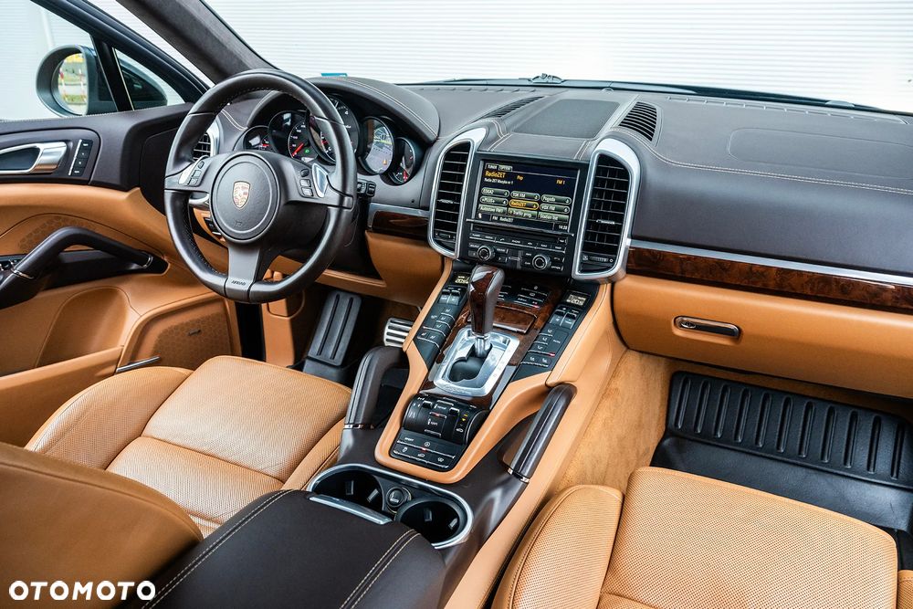 Porsche Cayenne Turbo - 17