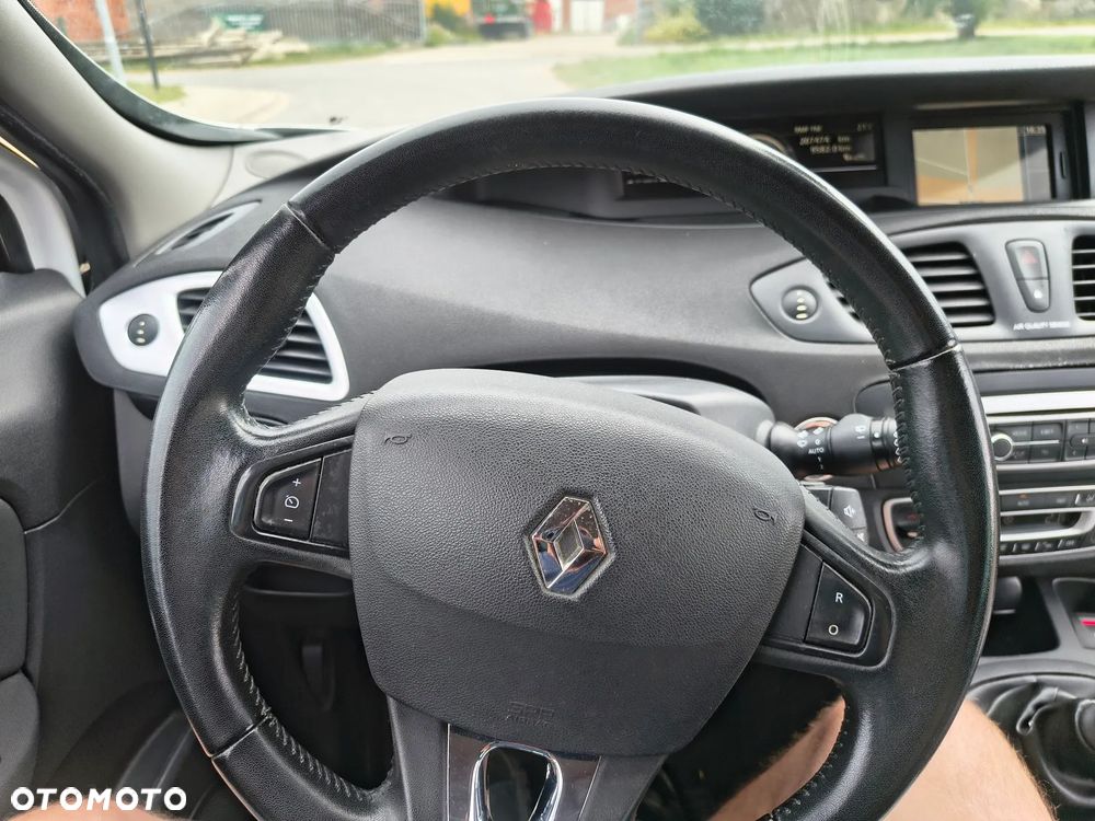 Renault Grand Scenic - 21