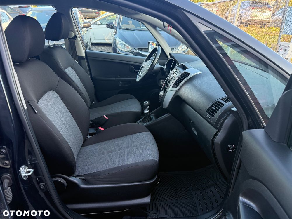 Kia Venga - 17