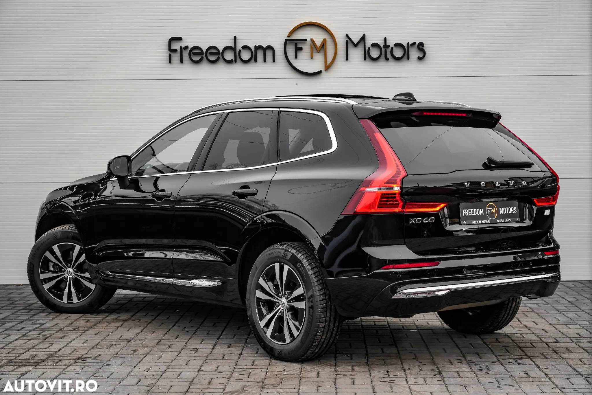 Volvo XC 60 T6 AWD Plug-in Hybrid Plus Bright - 4