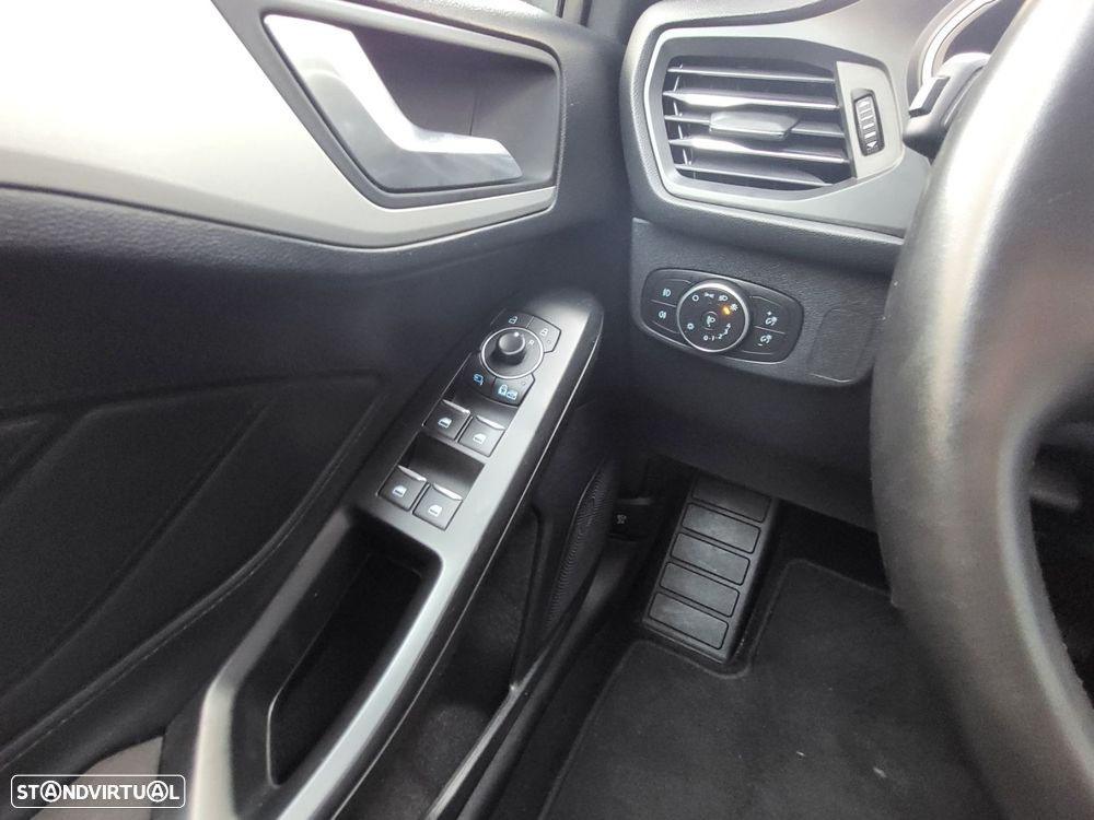 Ford Focus SW 1.5 TDCi EcoBlue Connected Aut. - 9