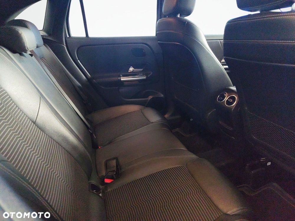 Mercedes-Benz GLA - 20