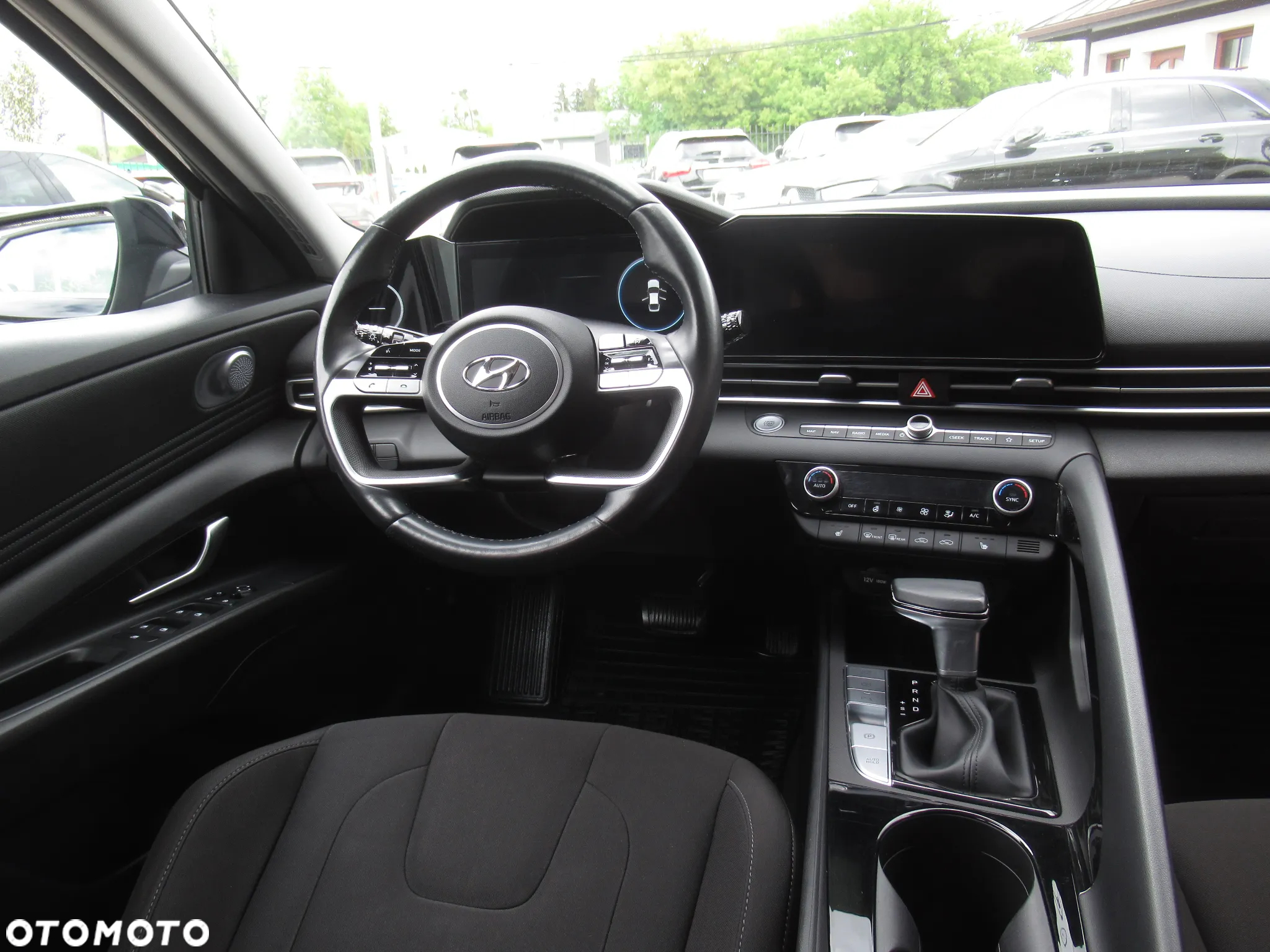 Hyundai Elantra 1.6 Executive CVT - 12