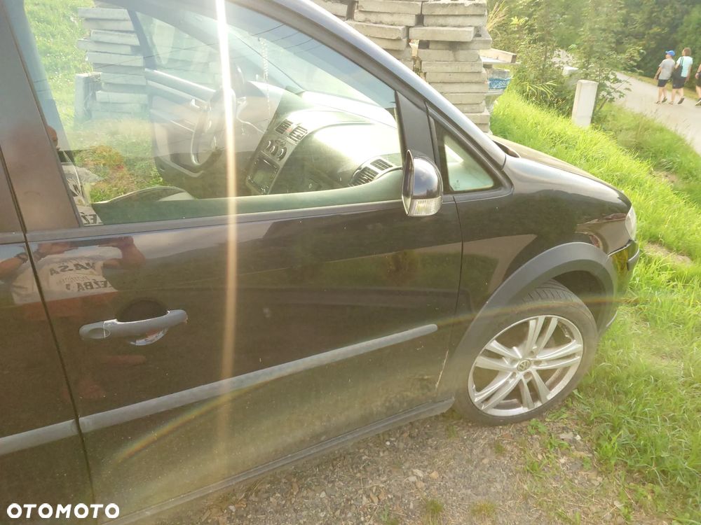 Volkswagen Touran 1.9 TDI DPF Cross DSG - 13