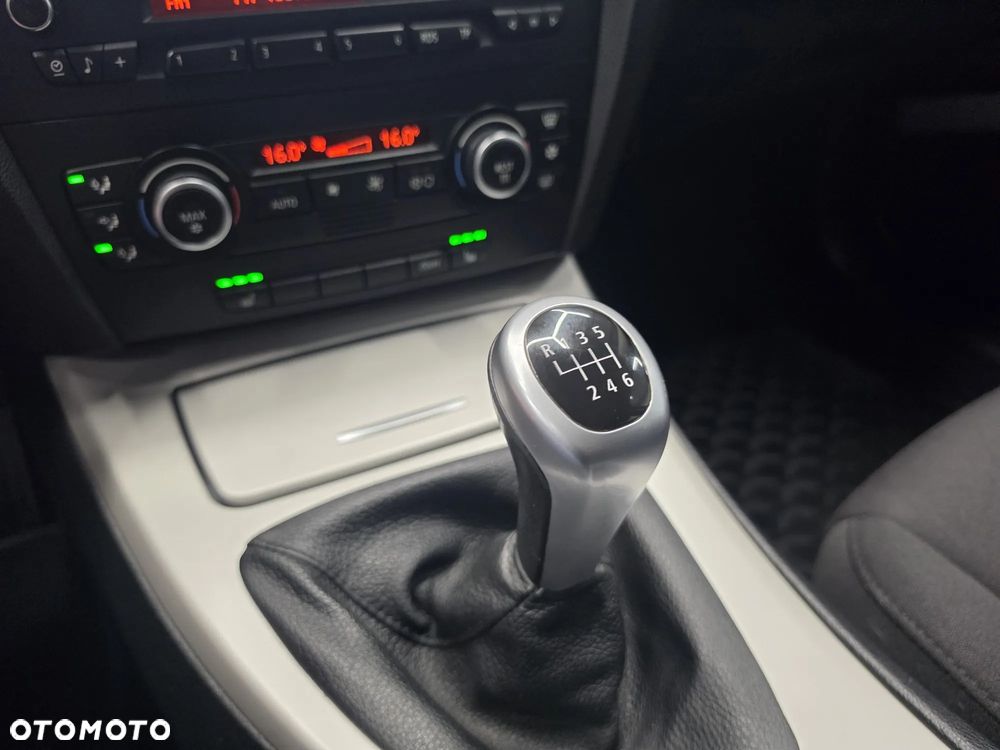 BMW Seria 3 318d DPF - 30
