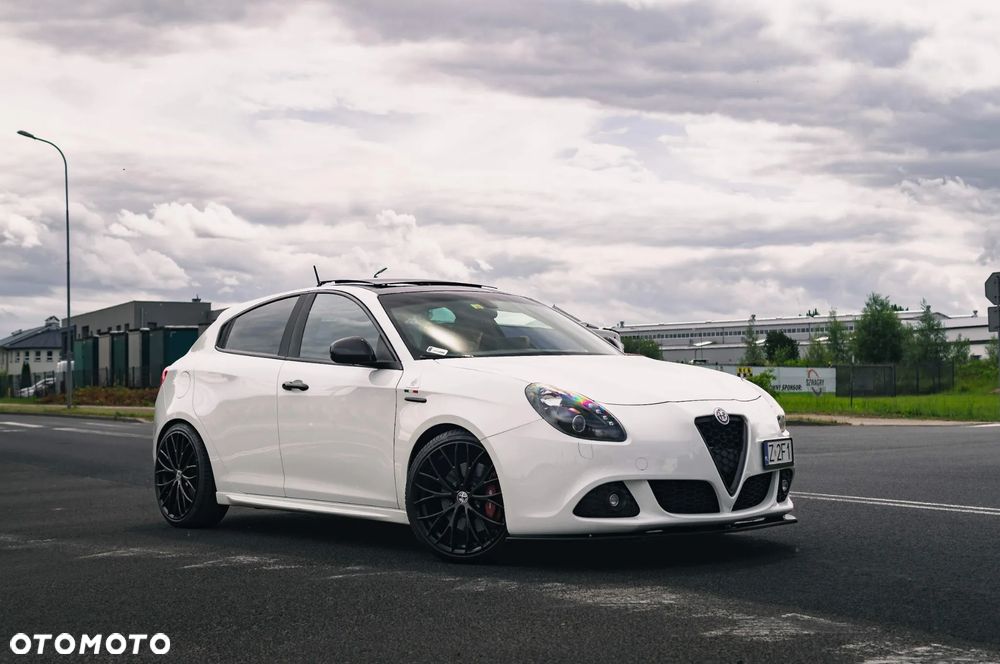 Alfa Romeo Giulietta 1750 TBi Quadrifoglio Verde - 2