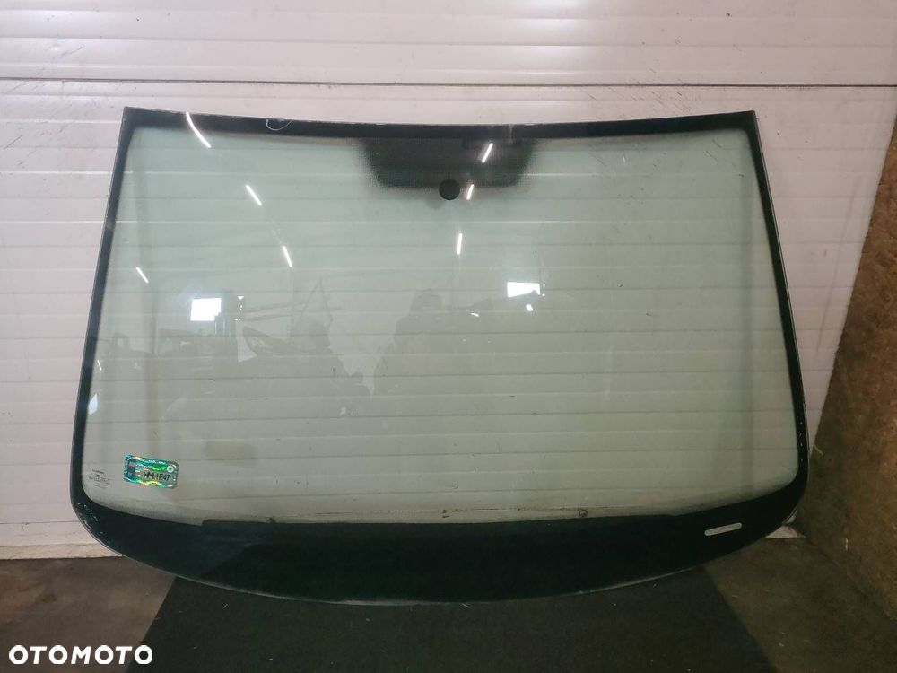 SZYBA CZOŁOWA PRZEDNIA PASSAT B6 MAZOWSZE ODPRYSKI - 1