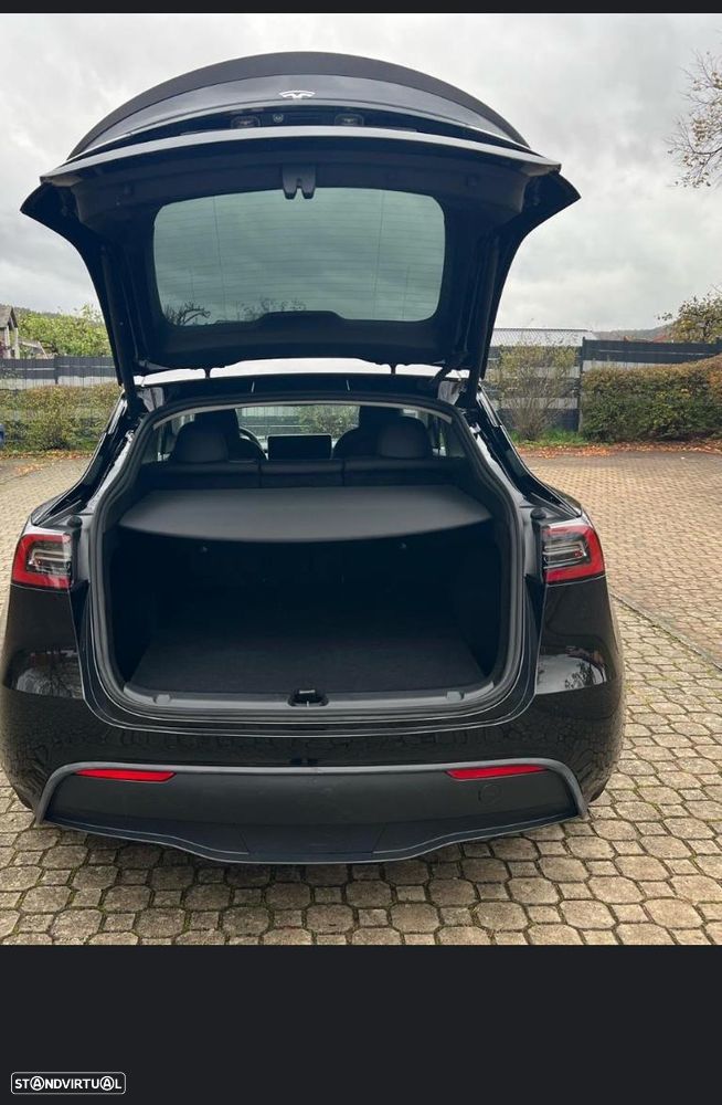 Tesla Model Y - 5