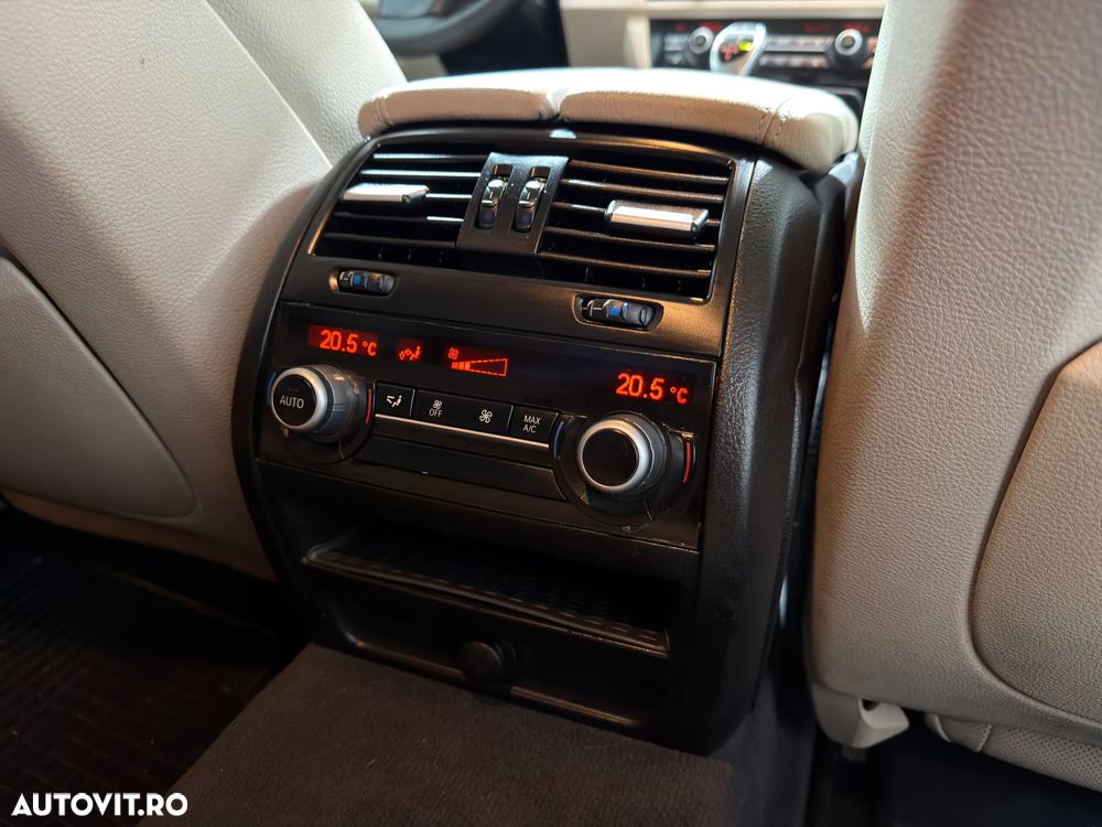 BMW Seria 5 520d Aut. - 38