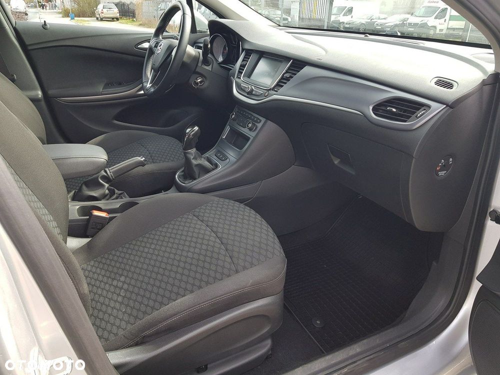 Opel Astra - 16
