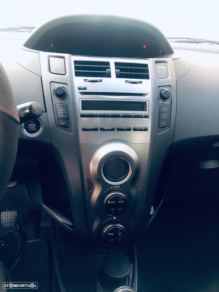 Toyota Yaris 1.4 D-4D Comfort+AC - 5