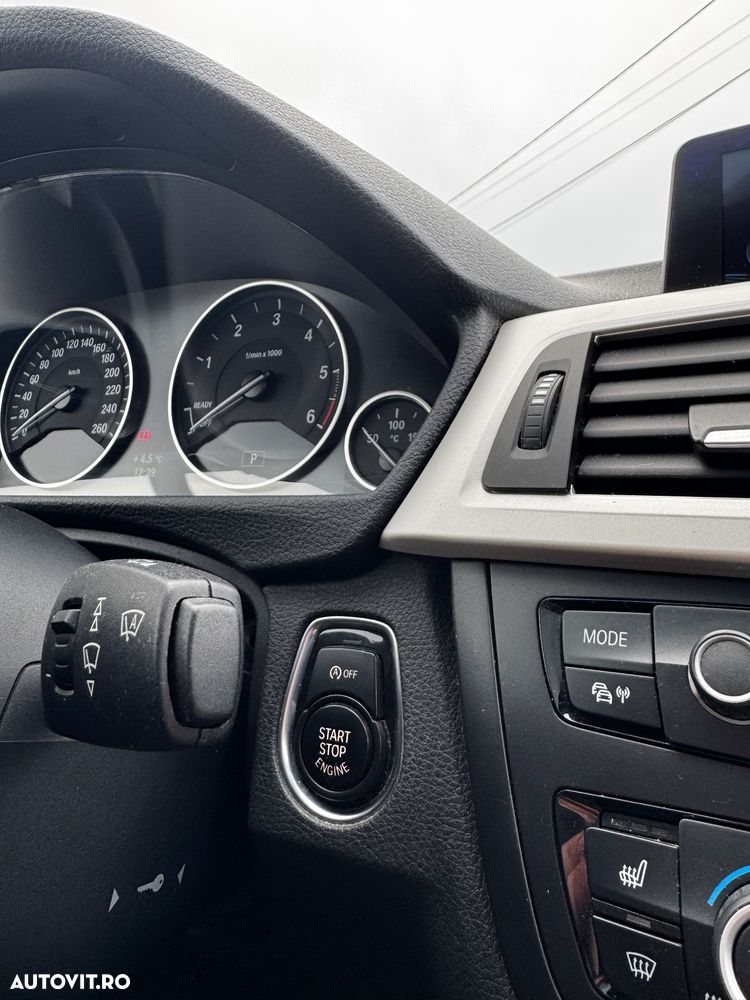 BMW Seria 3 320d Touring Aut. - 24