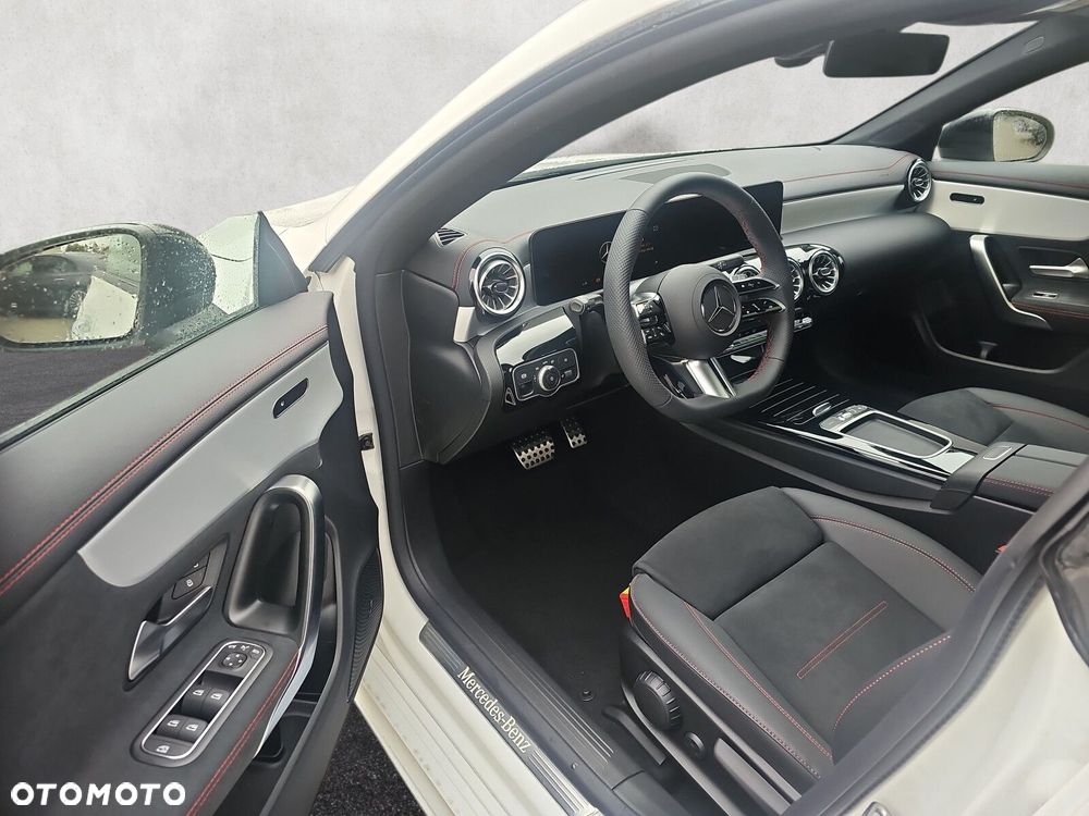 Mercedes-Benz CLA - 10