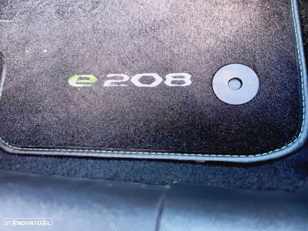 Peugeot e-208 - 18