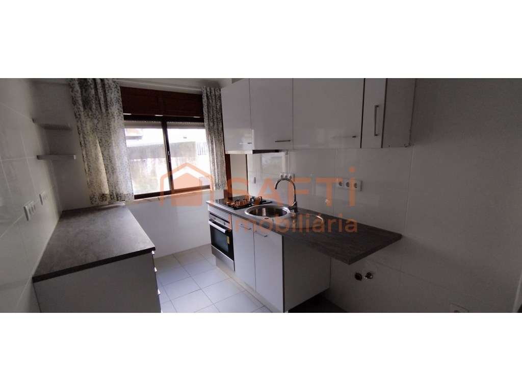 Apartamento T2 na Encosta do Sol - Grande imagem: 2/14