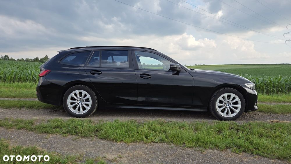 BMW Seria 3 318i - 4