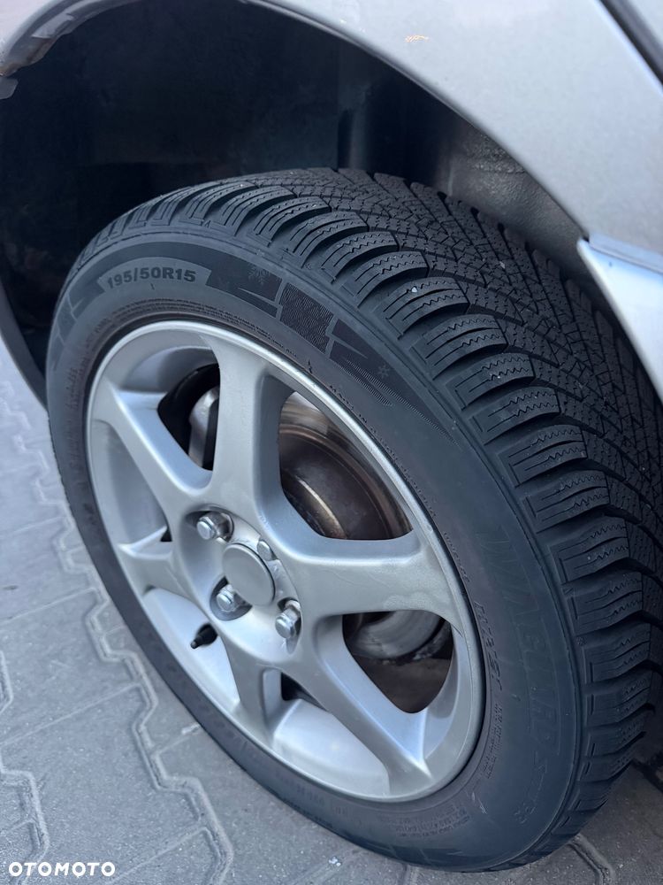 Toyota Yaris Verso 1.5 Sol - 18