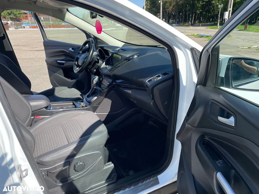 Ford Kuga 2.0 TDCi 4x4 Aut. Titanium - 9