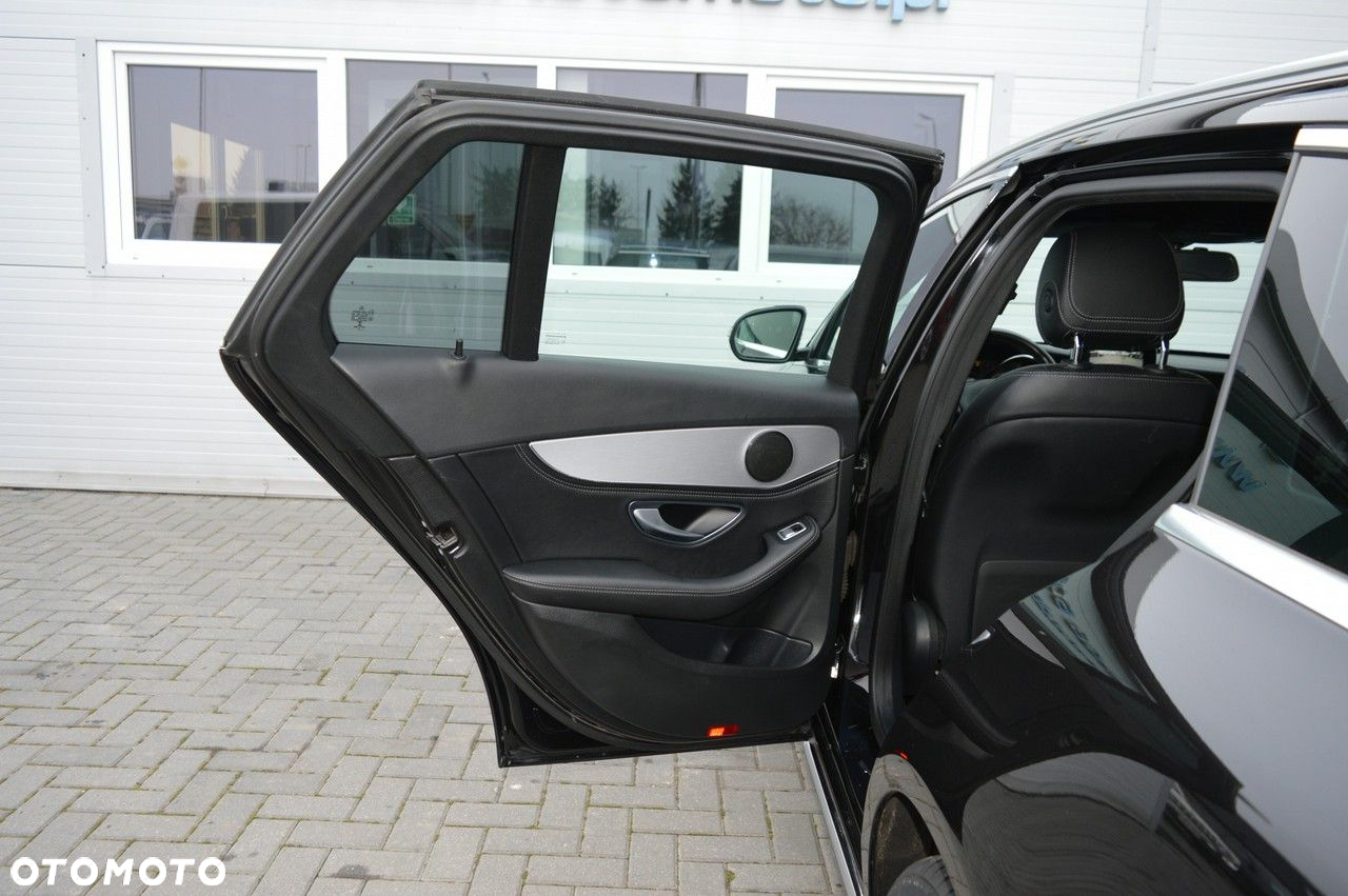 Mercedes-Benz Klasa C 200 (BlueTEC) d T Exclusive - 33