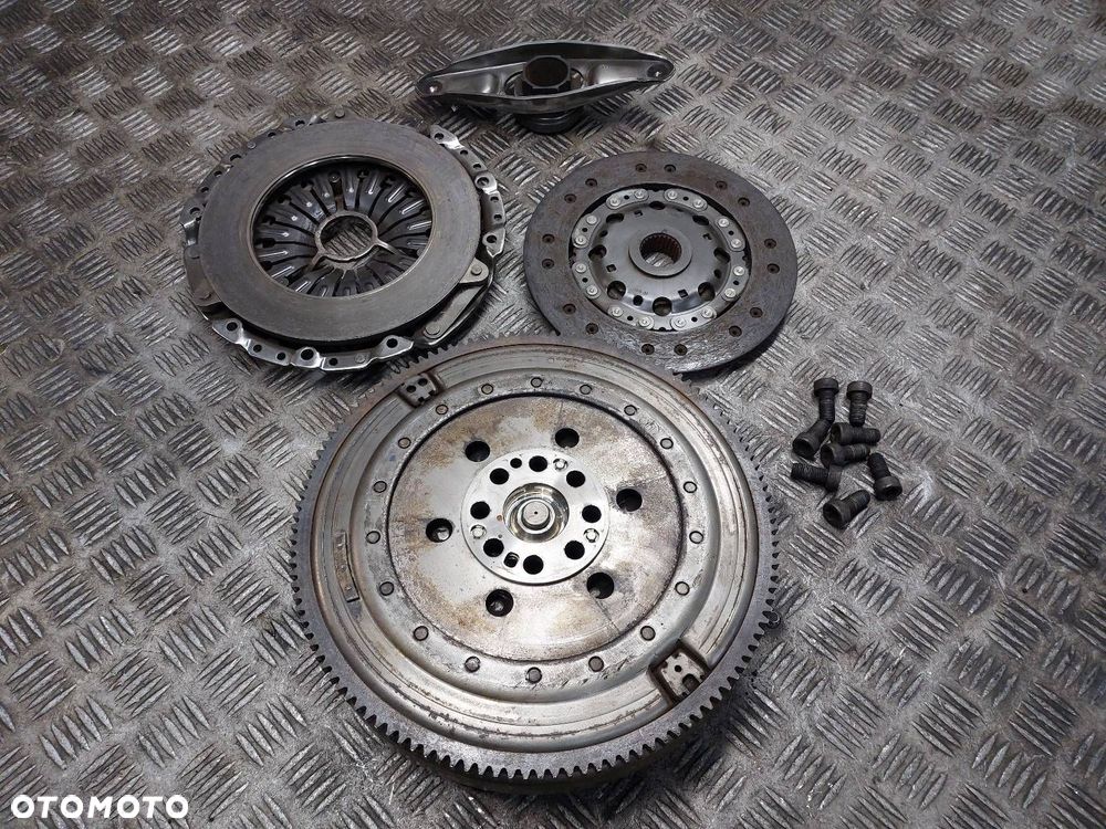 KOŁO DWUMASOWE + TARCZA + DOCISK + ŁOŻYSKO BMW X1 E84 2.0 D 7638349 7615631 - 7