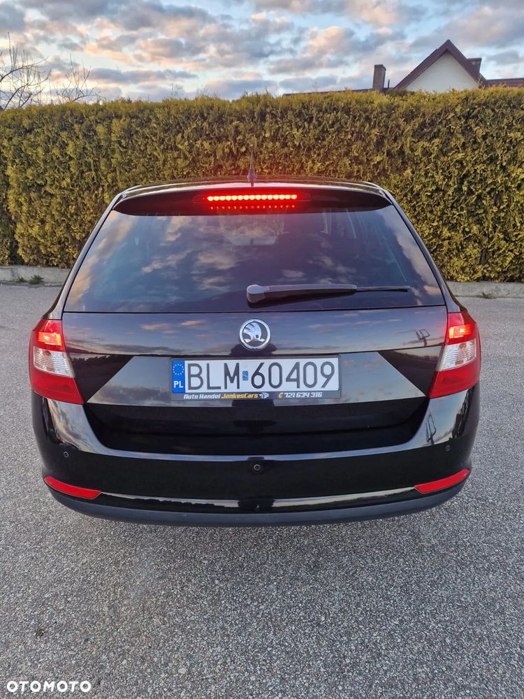 Skoda RAPID 1.6 TDI DSG Drive - 5