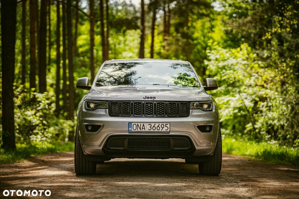 Jeep Grand Cherokee - 21