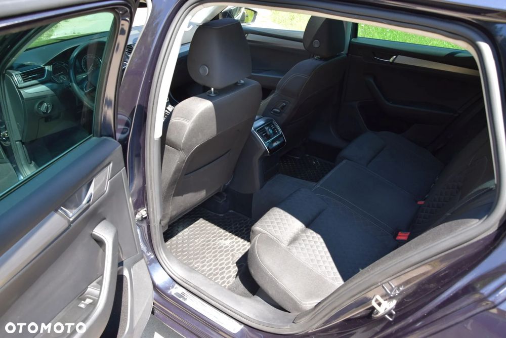 Skoda Superb 2.0 TDI SCR 4x4 Ambition DSG - 19