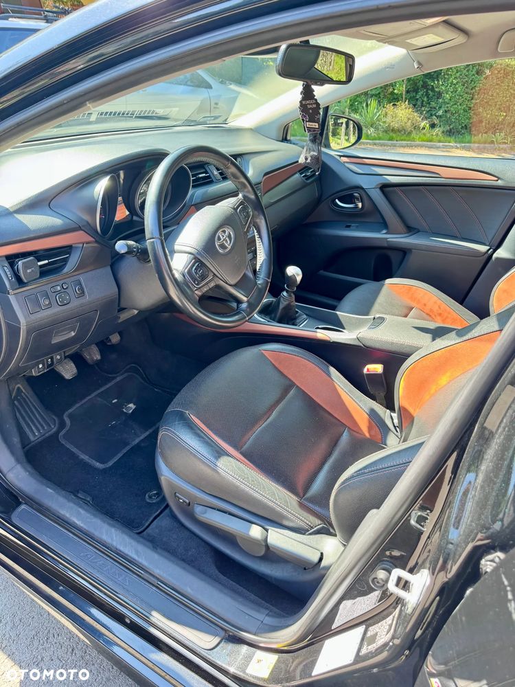 Toyota Avensis 1.8 Premium - 8
