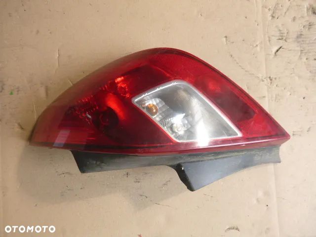 LAMPA PRAWY TYŁ PRAWA TYLNA OPEL CORSA D - 16