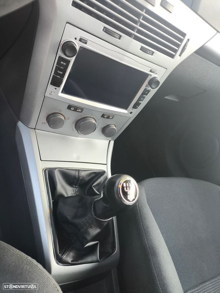 Opel Astra GTC 1.3 CDTI - 11
