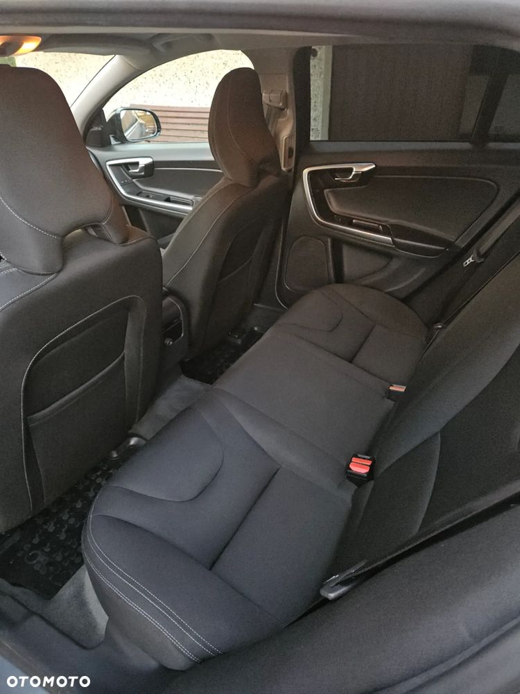 Volvo V60 D3 Drive-E Kinetic - 19