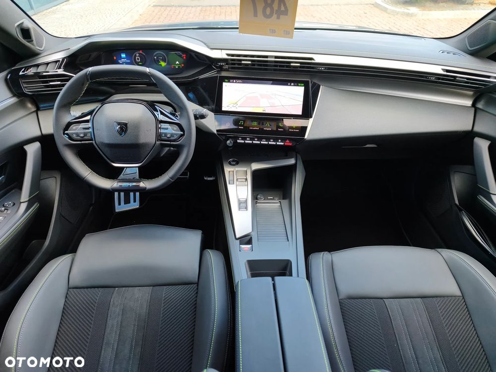 Peugeot 308 1.5 BlueHDi GT Exclusive S&S EAT8 - 32