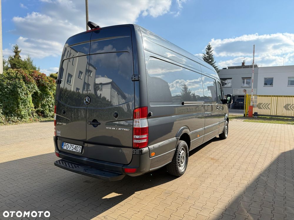 Mercedes-Benz Sprinter 319 - 8