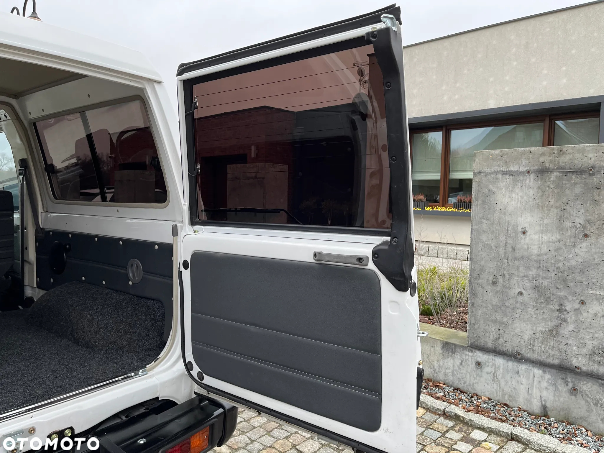 Toyota Land Cruiser HT LX - 28